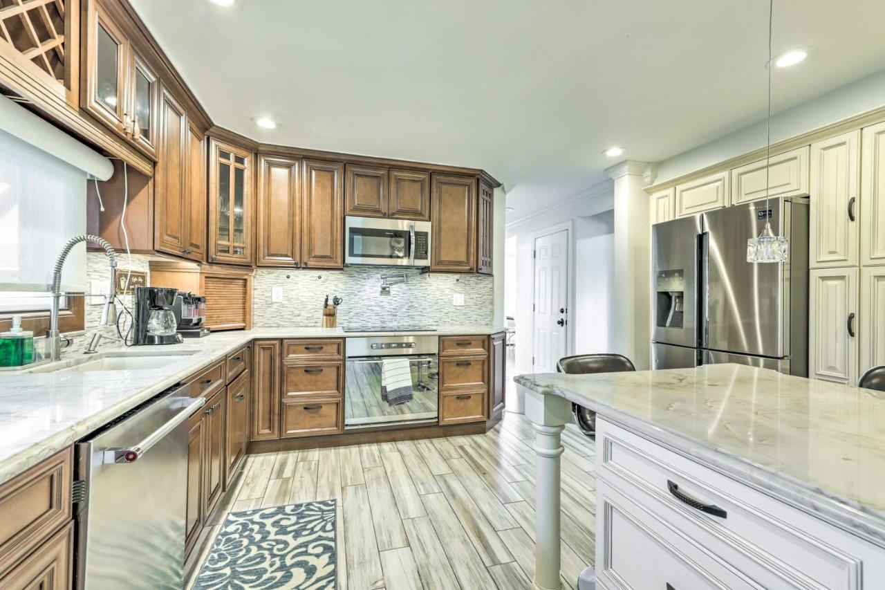 New Haven Gem With Private Pool, Walk To Beach! Exterior photo