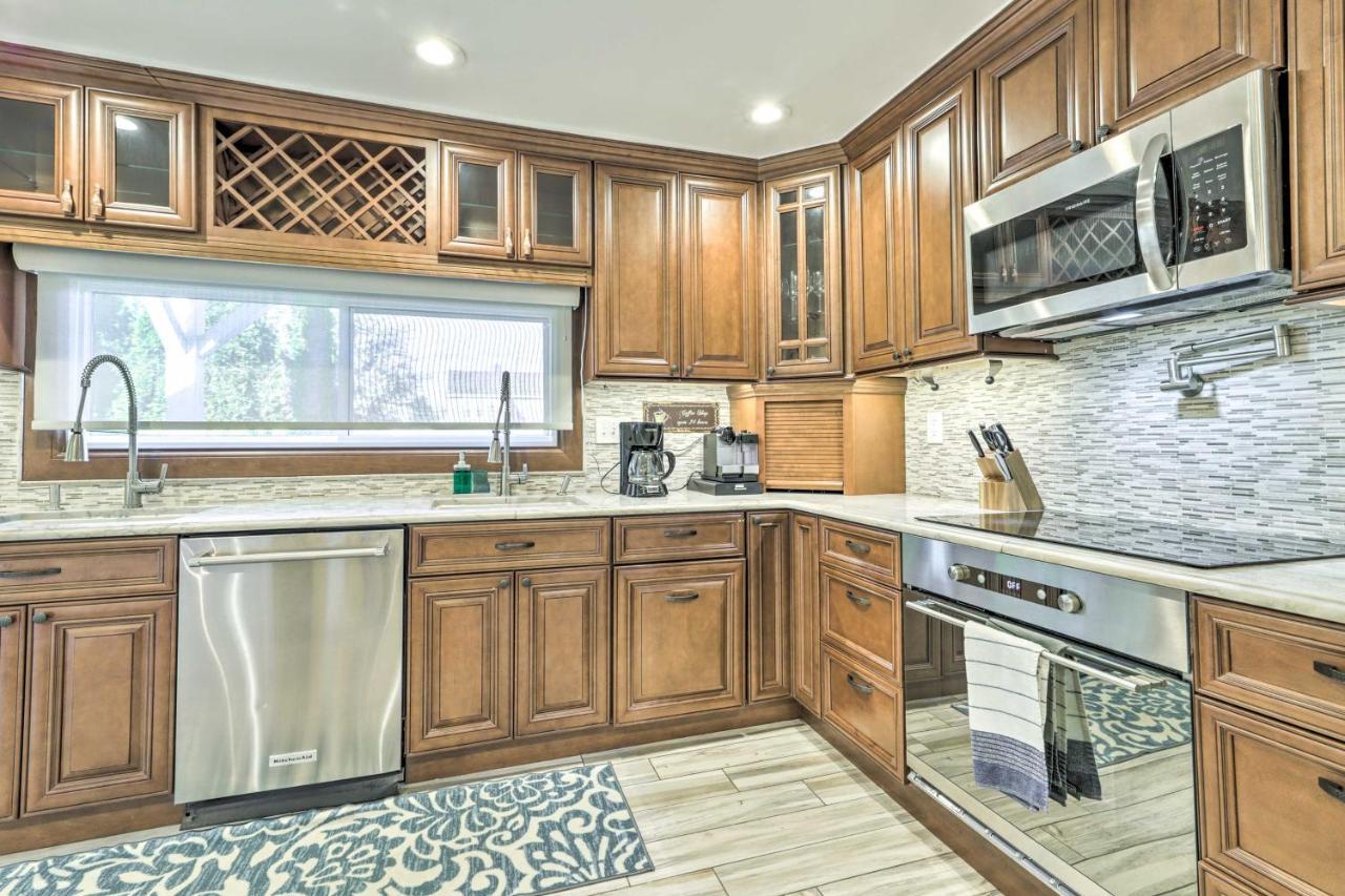 New Haven Gem With Private Pool, Walk To Beach! Exterior photo
